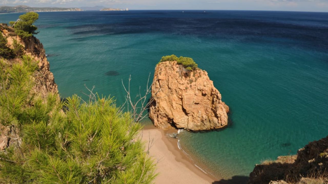 illa-roja-playas-costa-brava